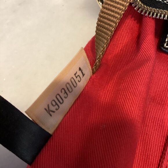 Dooney & Bourke Maxi Quilt Signature Crossbody Shoulder Bag - Picture 13 of 13